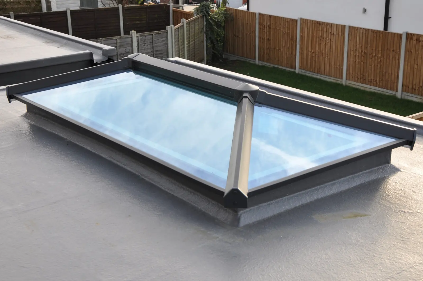 Roof lantern on a fibreglass flat roof